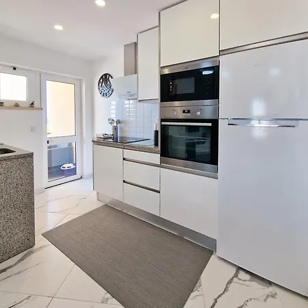 Rocha Vista Mar Seascape *